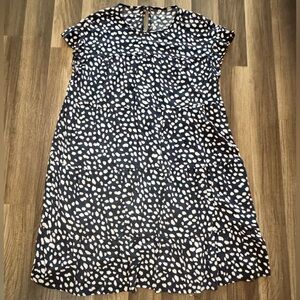 Stylish Black and White Patterned Top